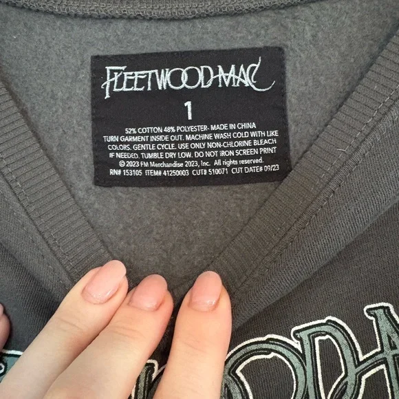 NWOT Fleetwood Mac Sweatshirt - Picture 2 of 2